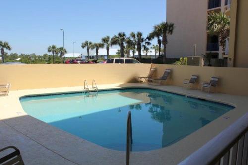 Emerald Skye 52 by ALBVR - Beautifully decorated beachfront condo in Orange Beach (AL)