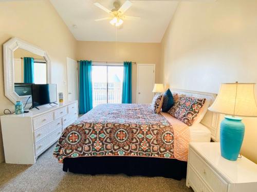 Sugar Beach 331 by ALBVR - Beautifully upgraded top floor condo with indirect beach view thumb 4