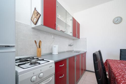 Two-Bedroom Apartment with Balcony and Sea View image 8