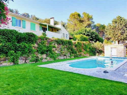 Villa in Saint-Nazaire with Private Pool gîte à louer Saint-Nazaire