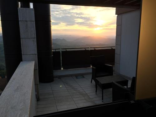 Pandangan, Hotel Joli in San Marino