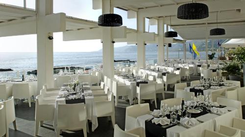 Banketu zāle, Hotel La Playa in Pollika
