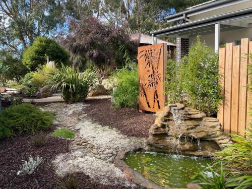 Torquay Bliss Retreat with Sauna and Hot Tub