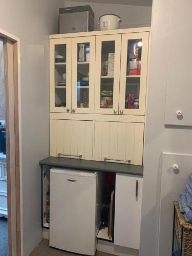 ห้องครัว, BENROSE FARM COTTAGES in โพรีรัว