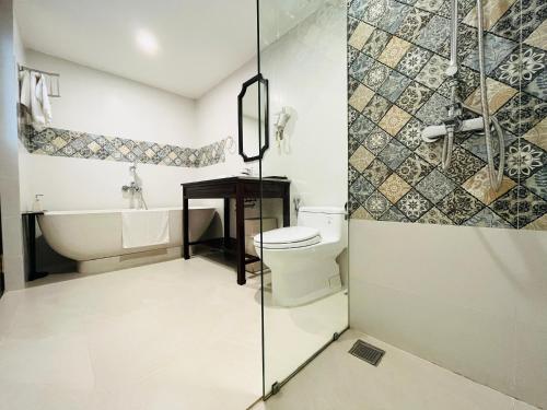 room detail thumbnail 2