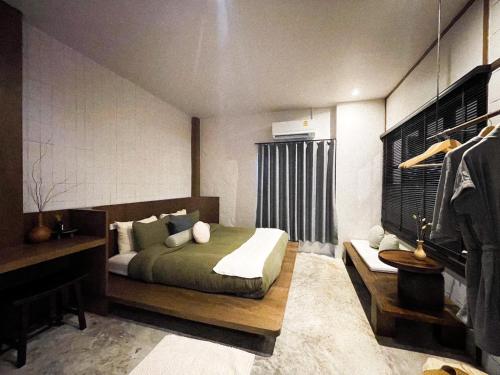 1 queen bed