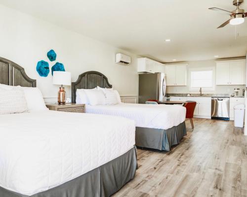 Saltwater 106 1st Floor Low Tide in Surf City, USA