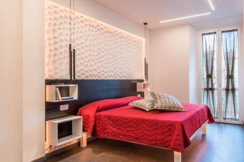 1 king bed, 1 sofa bed