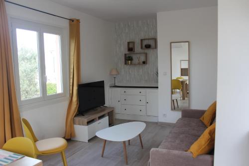 Le Beau site by Beds83 near Physalis Patisserie Boulangerie
