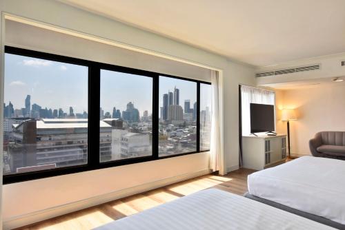 room detail thumbnail 2