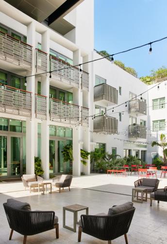 452995388 The Betsy Hotel, South Beach
