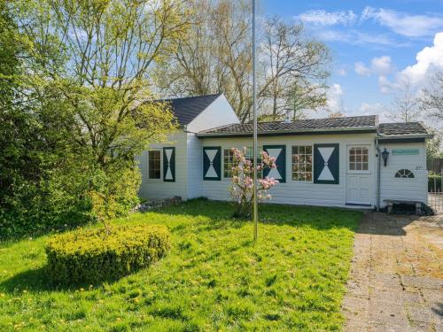  Amazing holiday home with spacious garden in 4694 PJ Scherpenisse