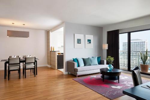 2 bedrooms, 3 beds