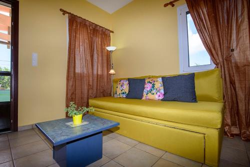  MELISSANTHI FARM HOUSE-RIGANI in Vari