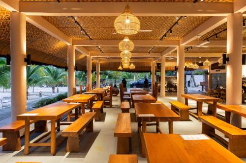 Restaurant, Bintan Exotica Resort By Waringin Hospitality in Trikora Beach
