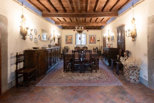  GuestHost - Sillicagnana Castle Villa with Swimming Pool! in San Romano