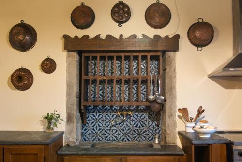 Konyha, GuestHost - Sillicagnana Castle Villa with Swimming Pool! in San Romano In Garfagnana