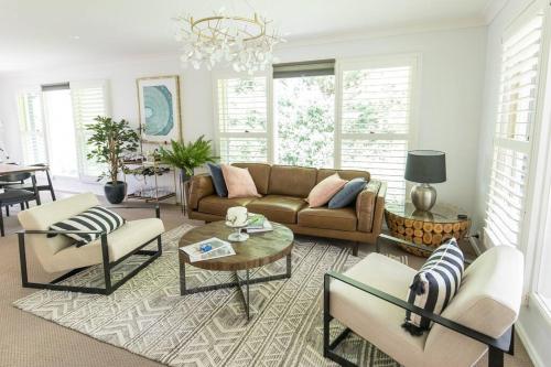 บ้านเดี่ยว 5 ห้องนอน 3 ห้องน้ำส่วนตัว ขนาด 2800 ตร.ม. – โบว์รอล (The Grange country retreat, with a birds eye view!) in มิตตากอง