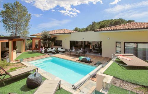 Maisons de vacances Amazing Home In Montferrier Sur Lez With Wifi, Private Swimming Pool And 4 Bedrooms