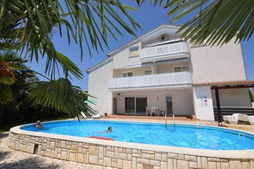 Studio apartment in Porec with balcony, air conditioning, WiFi 819-7 – khách sạn tại Materada