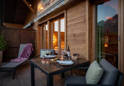 Balcony/terrace, SALZANO Hotel - Spa - Restaurant in Unterseen