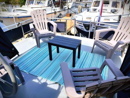 Motor Yacht Amazone 5