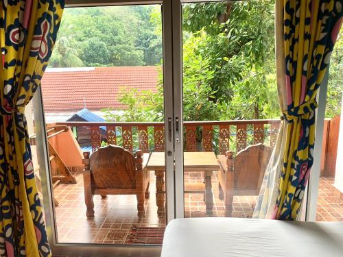 Koh Tao Tropicana Resort in Chalok Baan Kao