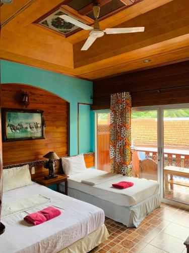 Koh Tao Tropicana Resort in Chalok Baan Kao