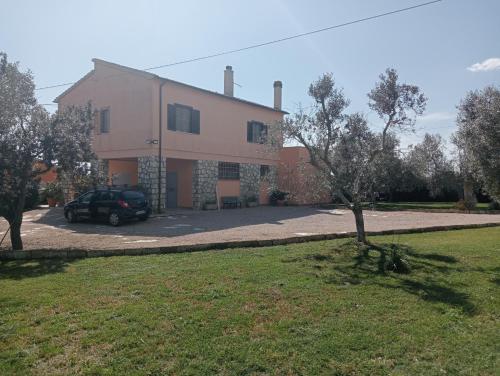 Villa in campagna tra natura e verde