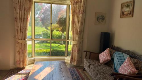 Guestroom, Sweet Holiday Home by the Golf Course in Northern Canberra
