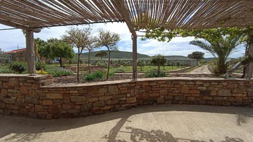  ATARAXIA at Saravari Beach-Almond House, Pension in Áyios Aléxandros bei Pláka