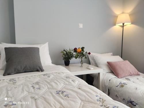 The Bright House a two-storey maisonette in Loutraki