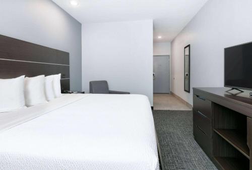 Days Inn by Wyndham Zachary LA - image 2