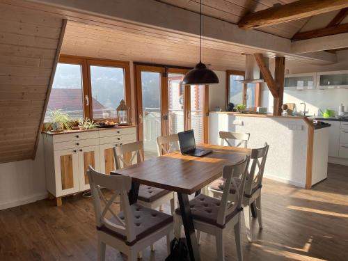 Sonniges Ferienapartment am Alten Binauer Schloss in Binau, Deutschland