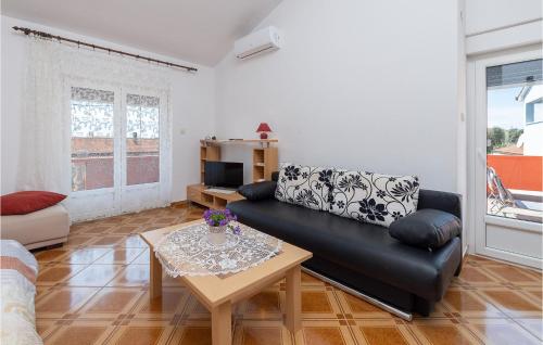 Stunning Apartment In Betiga With Wifi - Barbariga