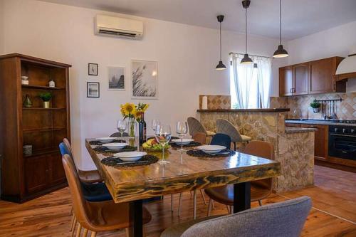 Iekārtas, Villa Fran, Private Family Villa with Pool, Large Garden, BBQ near Pula in Barban
