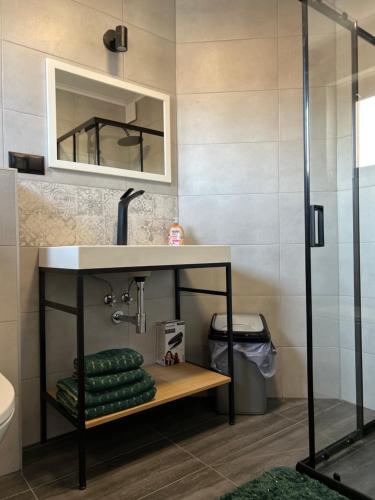 Ostoya Twoya Ostoya Twoya