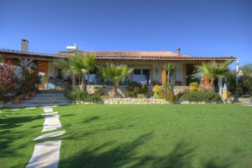 Garden, Prestige for Home - Moradia com Piscina, Jardim e Estacionamento Paderne /Albufeira in Paderne