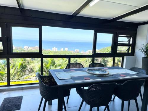 Вид, Billfish Apartments in Баллито