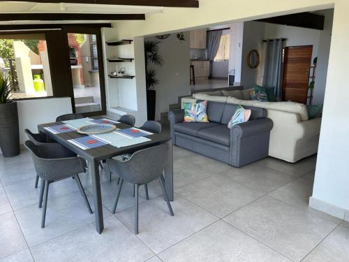 Вид, Billfish Apartments in Баллито