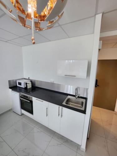 Hello-Guyane, Marina 3, Studio Prestige 5 étoiles (Hello-Guyane, Marina 3, Studio Prestige 5 etoiles) in 馬羅尼河畔聖洛朗