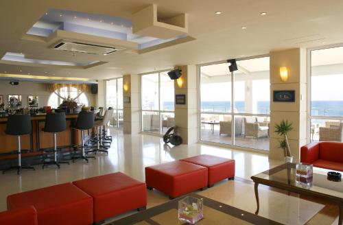 Bar/lounge, Glaros Beach Hotel in Crete Island