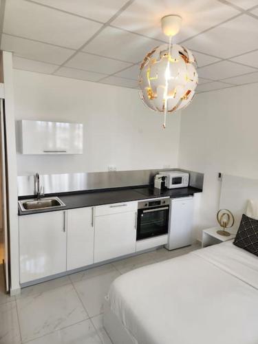 Hello-Guyane, Marina 5, Studio Prestige 5 étoiles, Saint-Laurent du Maroni (photo 8)