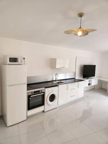 Hello-Guyane, Marina 6, Suite Prestige 5 étoiles (Hello-Guyane, Marina 6, Suite Prestige 5 etoiles) in แซ็ง-โลร็อง-ดู-มาโรนี