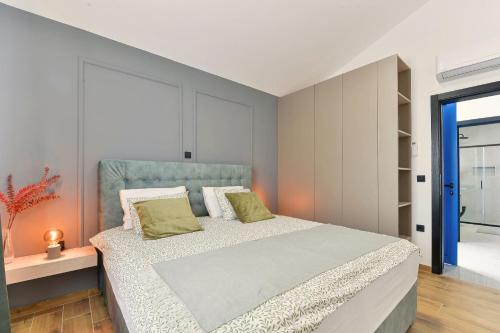 Three-Bedroom Villa image 7