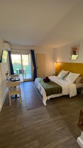 Joli Appartement 27m2 Oasis Provençale en village vacances en Camargue - Location saisonnière - Arles