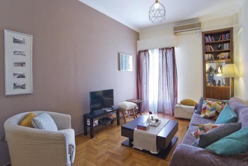 Andromaxi 2BR Apt near SNFCC AC WiFi - image 4