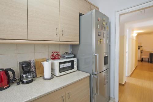 Andromaxi 2BR Apt near SNFCC AC WiFi - image 8