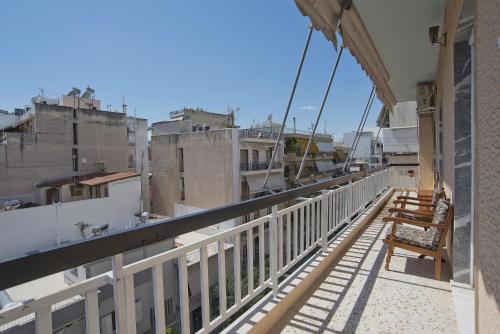Andromaxi 2BR Apt near SNFCC AC WiFi - image 2