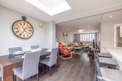 Central Windsor, 5 mins to Legoland, Driveway - By Tempstay, Windsor (zdjęcie 7)